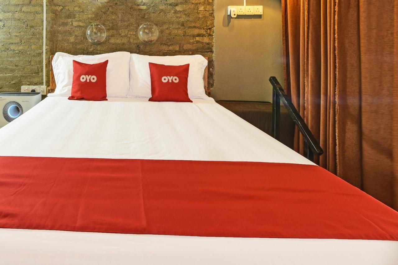 Oyo 90636 Teratak Zakiah Chalet Джерантут Екстериор снимка