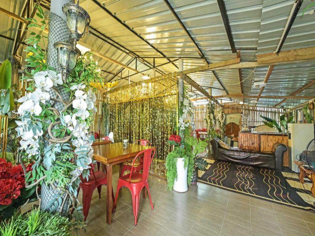 Oyo 90636 Teratak Zakiah Chalet Джерантут Екстериор снимка