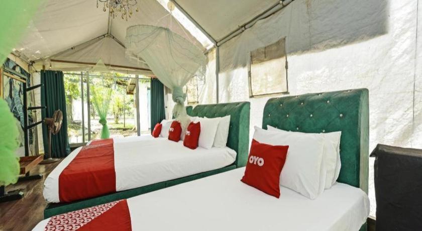Oyo 90636 Teratak Zakiah Chalet Джерантут Екстериор снимка