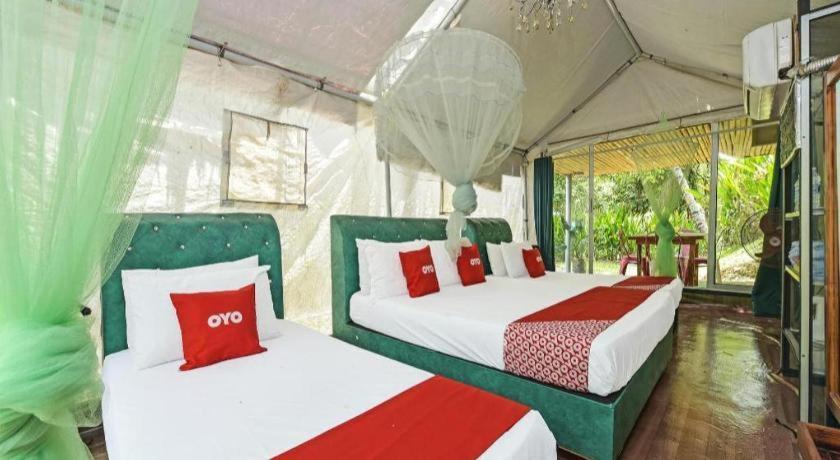 Oyo 90636 Teratak Zakiah Chalet Джерантут Екстериор снимка