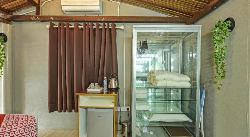 Oyo 90636 Teratak Zakiah Chalet Джерантут Екстериор снимка