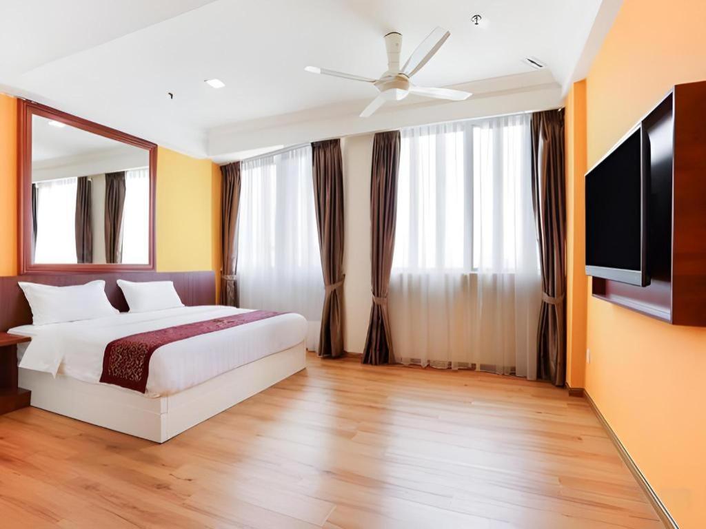 Oyo 90636 Teratak Zakiah Chalet Джерантут Екстериор снимка